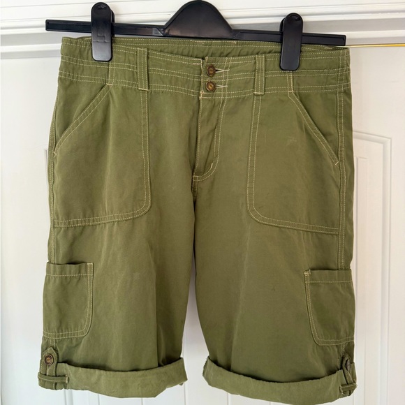 Cargo shorts -Women’s size 6 - Picture 1 of 8